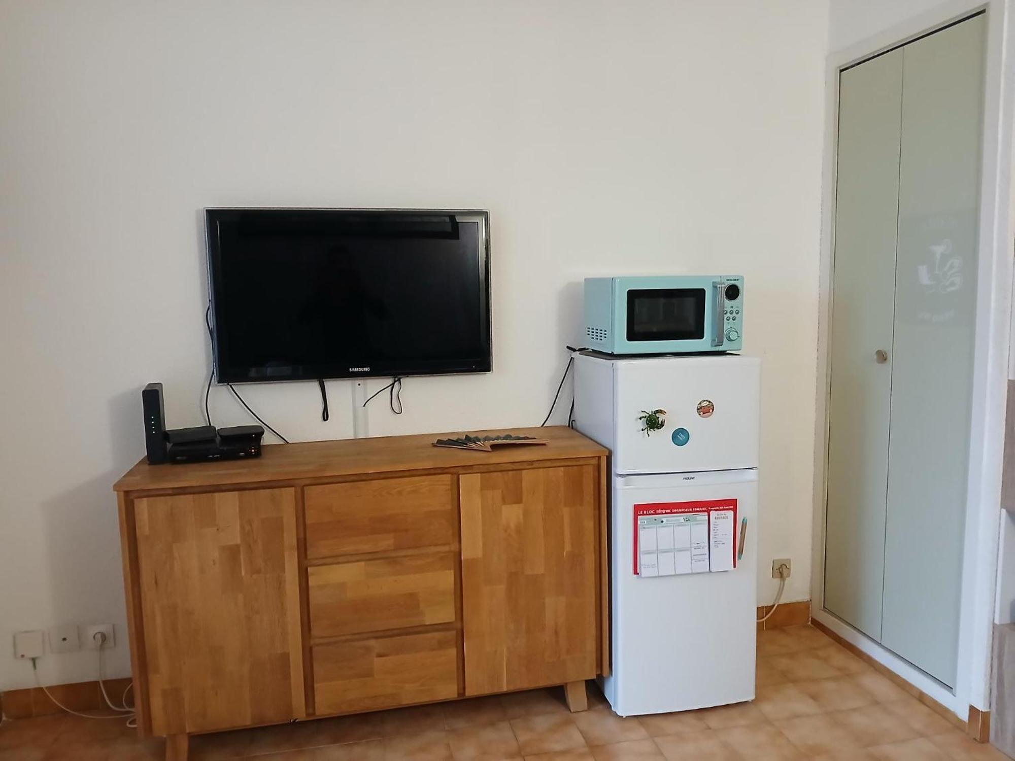 Sanary Les Gorguettes, Studio Avec Terrasse Vue Mer, A 10 Min A Pieds De La Plage Kültér fotó